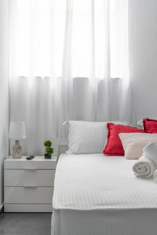 Modern Studio Near Downtown Ираклион Экстерьер фото