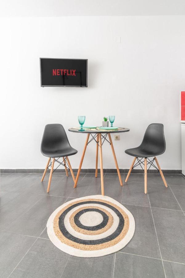 Modern Studio Near Downtown Ираклион Экстерьер фото